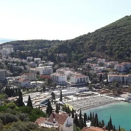 Comfortable 3* Lapad Center