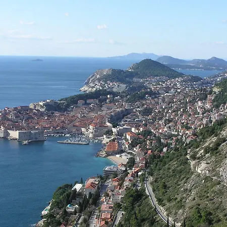 Comfortable 3* Lapad Center