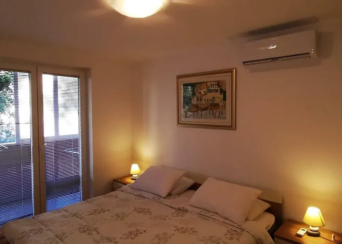 Comfortable 3* Lapad Center