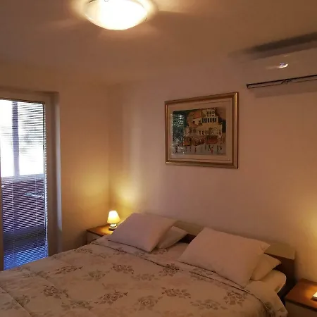 Comfortable 3* Lapad Center